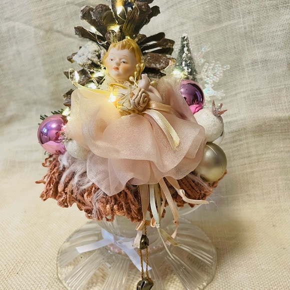 Vintage Pink Shabby Xmas Pixie Assemblage On Teacup & Saucer Handmade Lights - Picture 7 of 7